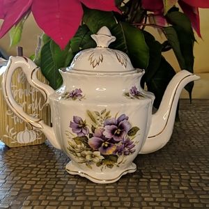 🫖 Floral Teapot